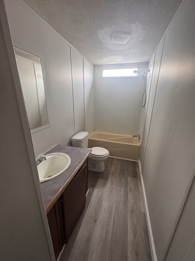 Building Photo - 156 Janet Dr