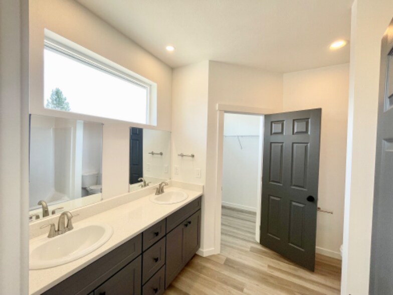 Building Photo - 12817 N Jaydee Ln