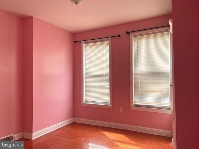 Building Photo - 18 N Ithan St