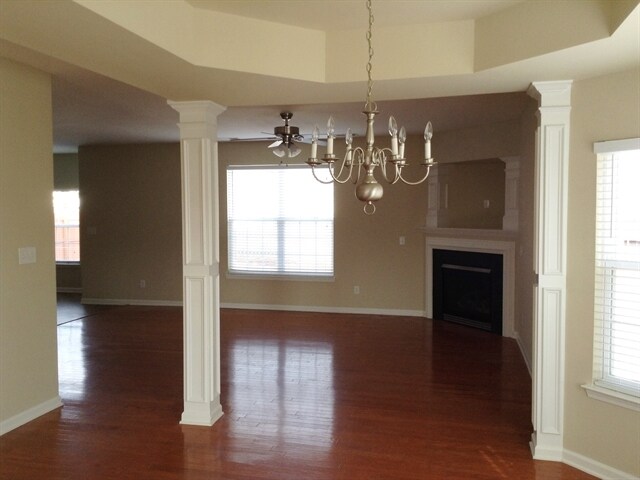 Building Photo - 2476 Ingleside Dr