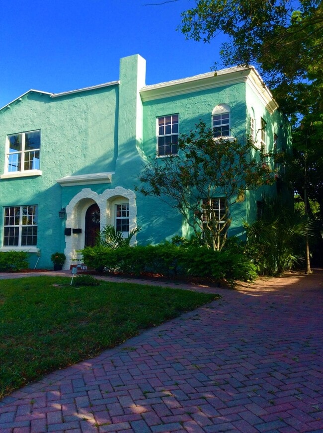 Building Photo - 382 Ellamar Rd