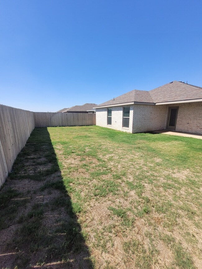 Building Photo - 3 bed 2 bath home in Lone Star Trails subd...