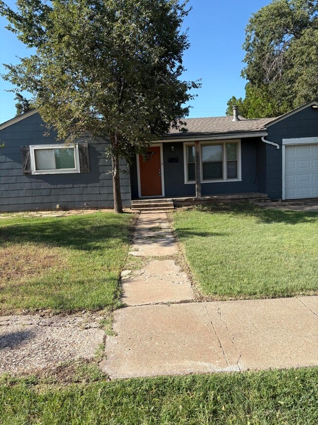 Primary Photo - 2601 40th St