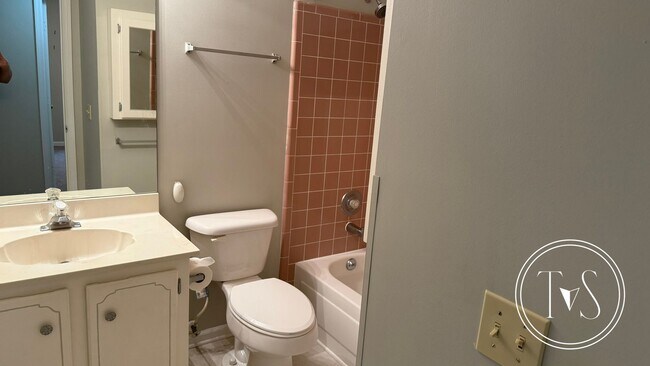 Building Photo - RATE DROP ALERT! (was $1800/month)