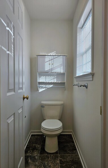 Building Photo - 701 Brentwood Dr