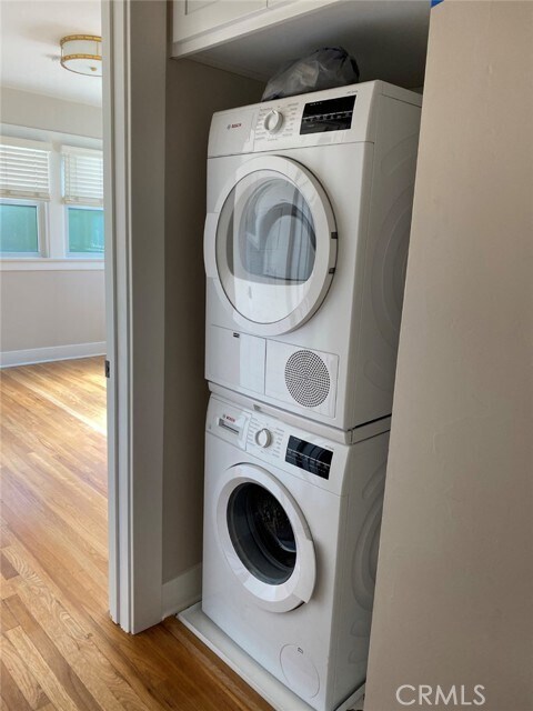 Building Photo - 128 N Yale Ave