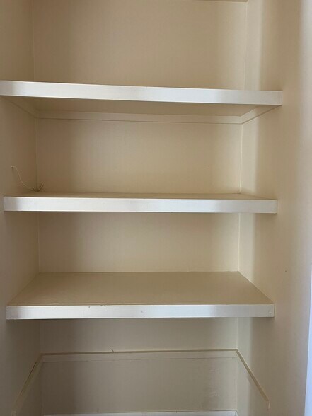 Linen closet - 245 Rosario Blvd