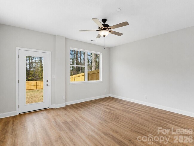 Building Photo - 343 Gray Dr