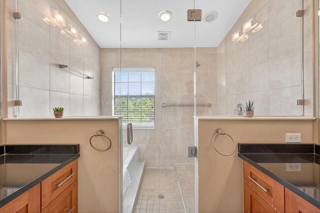 Building Photo - 14525 Damai Ln
