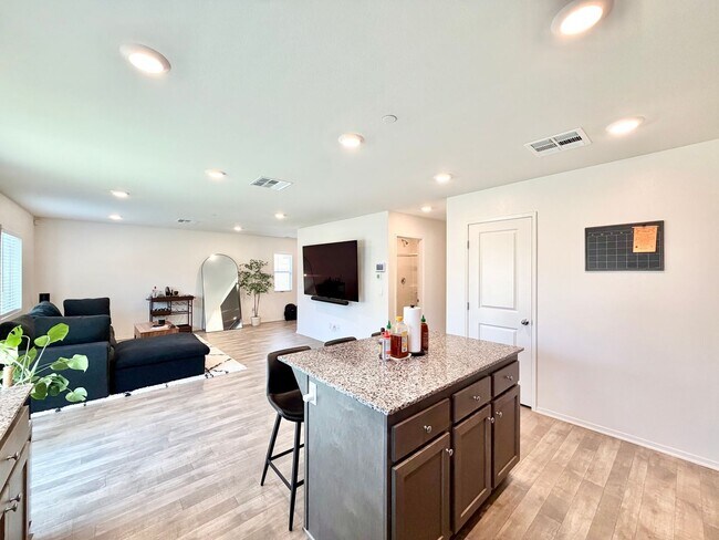 Building Photo - 30607 Cyclone Ave