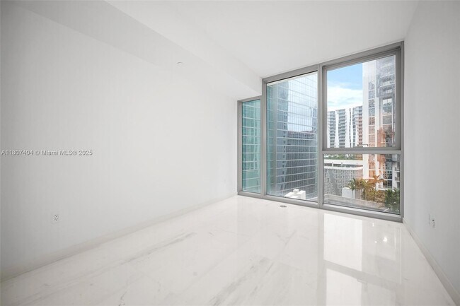 Building Photo - 300 Biscayne Blvd Way