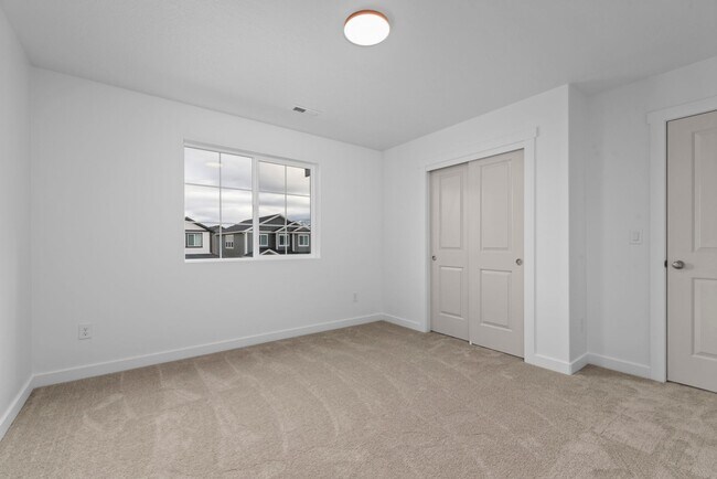 Building Photo - 1564 W 265 N