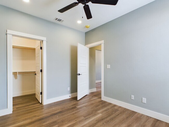 Building Photo - Charming 3-Bedroom Home with Updated Kitchen and Dual-Sink Primary Bath