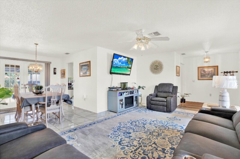 Building Photo - 11256 Holbrook St