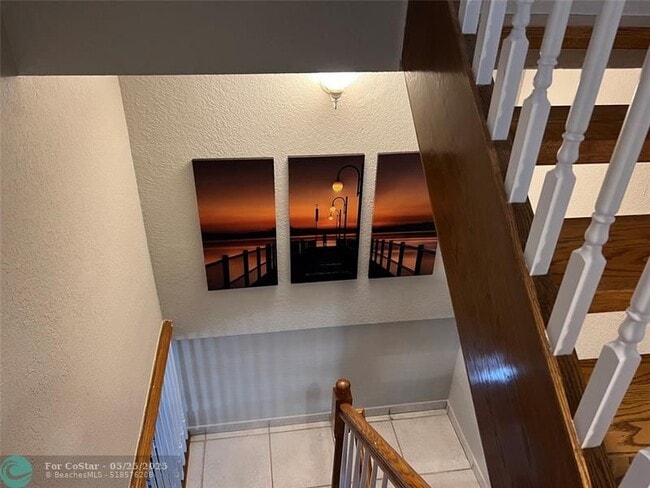 Building Photo - 2601 Bay Dr