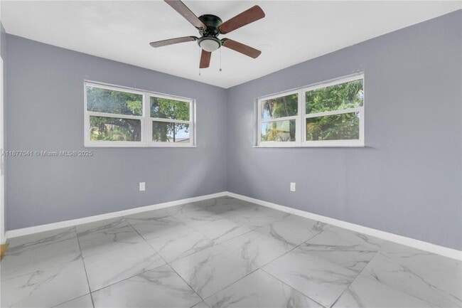Building Photo - 3 bedroom in West Park FL 33023