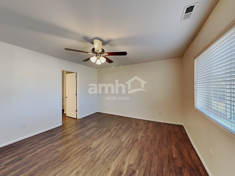 Building Photo - 17920 16th Ave Ct E