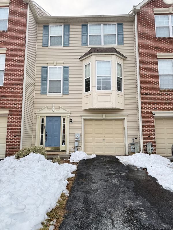 Building Photo - 22 Brittany Ln