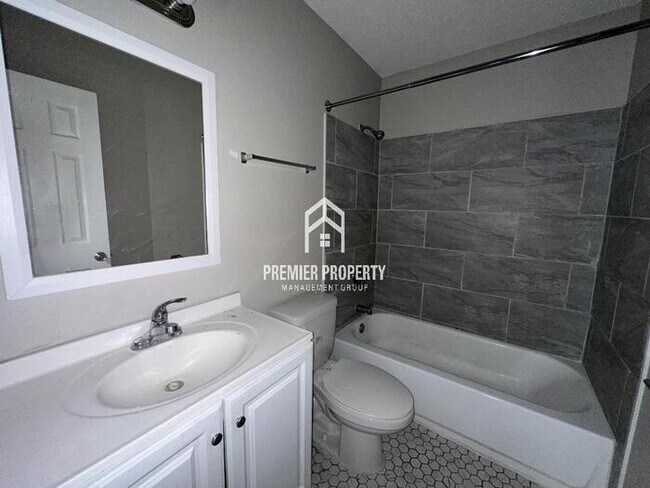 Building Photo - 2188 Longlane Dr