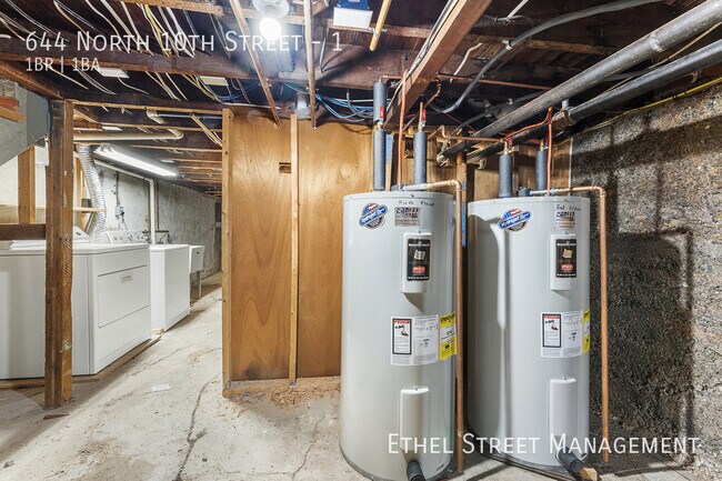 Building Photo - 644 N 10th St