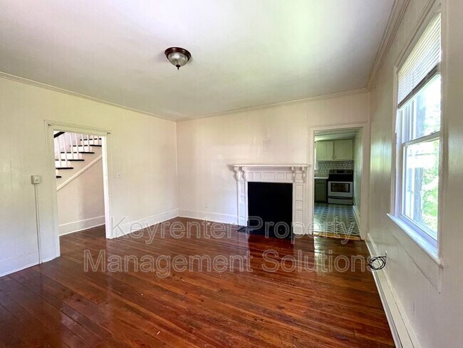 Building Photo - 410 Gooch St
