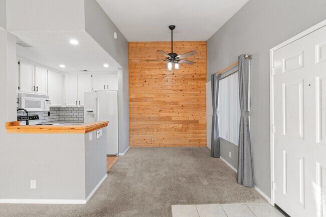 Building Photo - Rancho San Diego- Beautiful Mirasol Complex- 2 bed / 2 bath Upstairs Condo w A/C, Laundry + Parki...