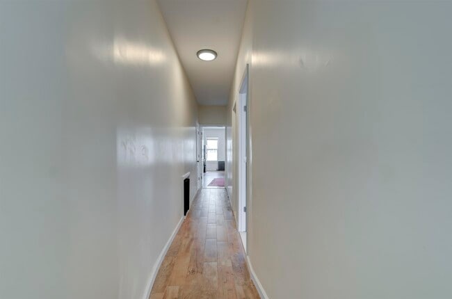 Building Photo - 164 Orient St