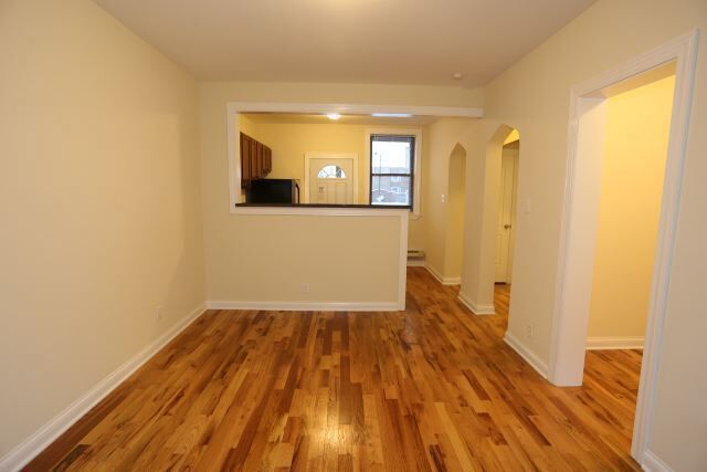 Building Photo - 4420 N Wolcott Ave