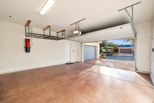 Building Photo - 8396 Sweetwater Creek Way