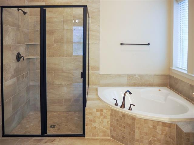 Building Photo - 400 Sunflower Ave