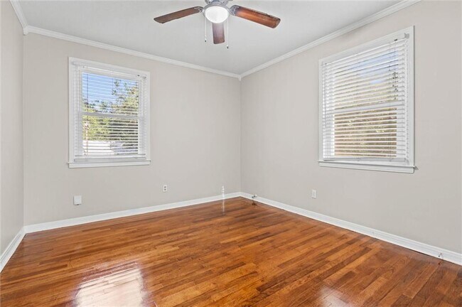 Building Photo - 315 Azalea Cir W