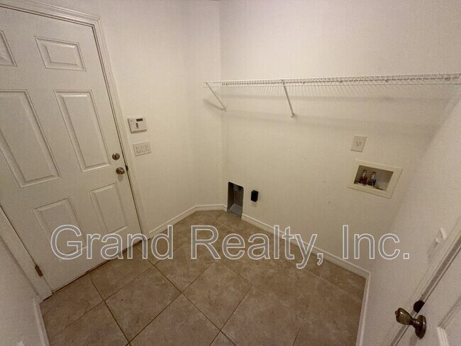 Building Photo - 4857 Makenna Cir
