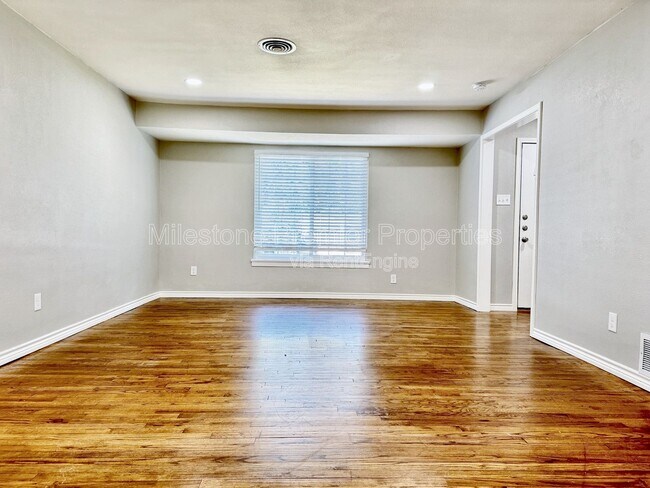 Building Photo - 101 Twining Dr