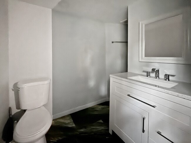 Building Photo - 2242 South St