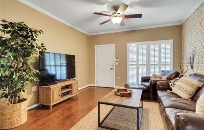 Building Photo - 3675 Peachtree Rd NE