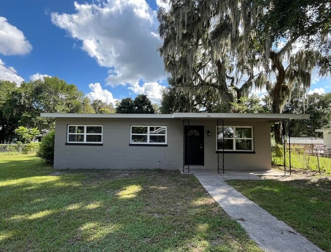 Primary Photo - Charming 3 Bed 1 Bath Plant City!!