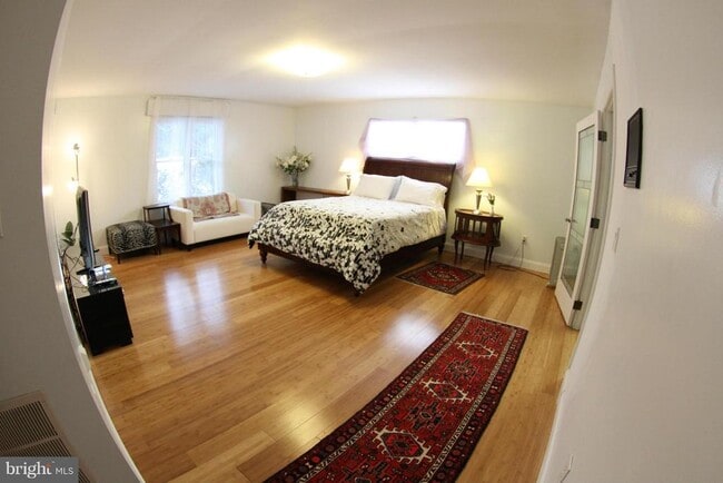 Building Photo - 1542 Crowell Rd