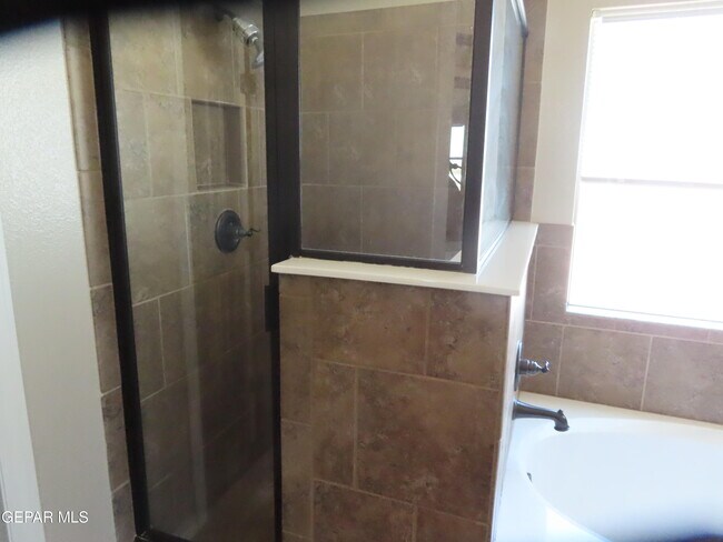 Building Photo - 1617 Etling Way