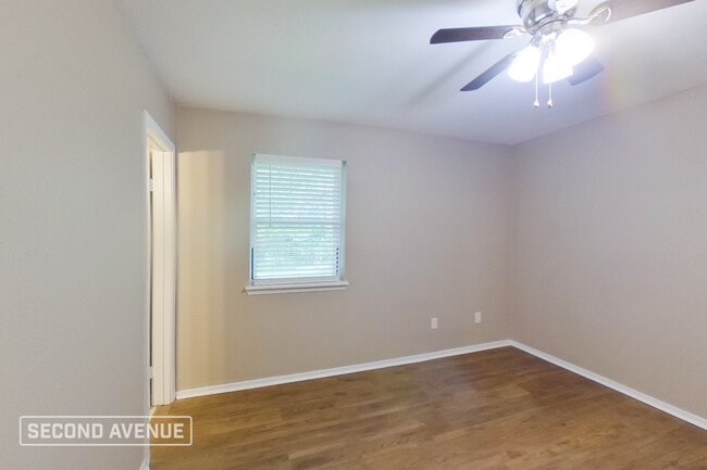 Building Photo - 2204 Carywood Dr