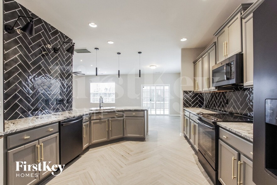 Building Photo - 9808 Loughlin Ln