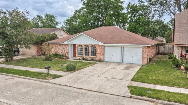 Building Photo - 3247 Bolton Gardens Dr
