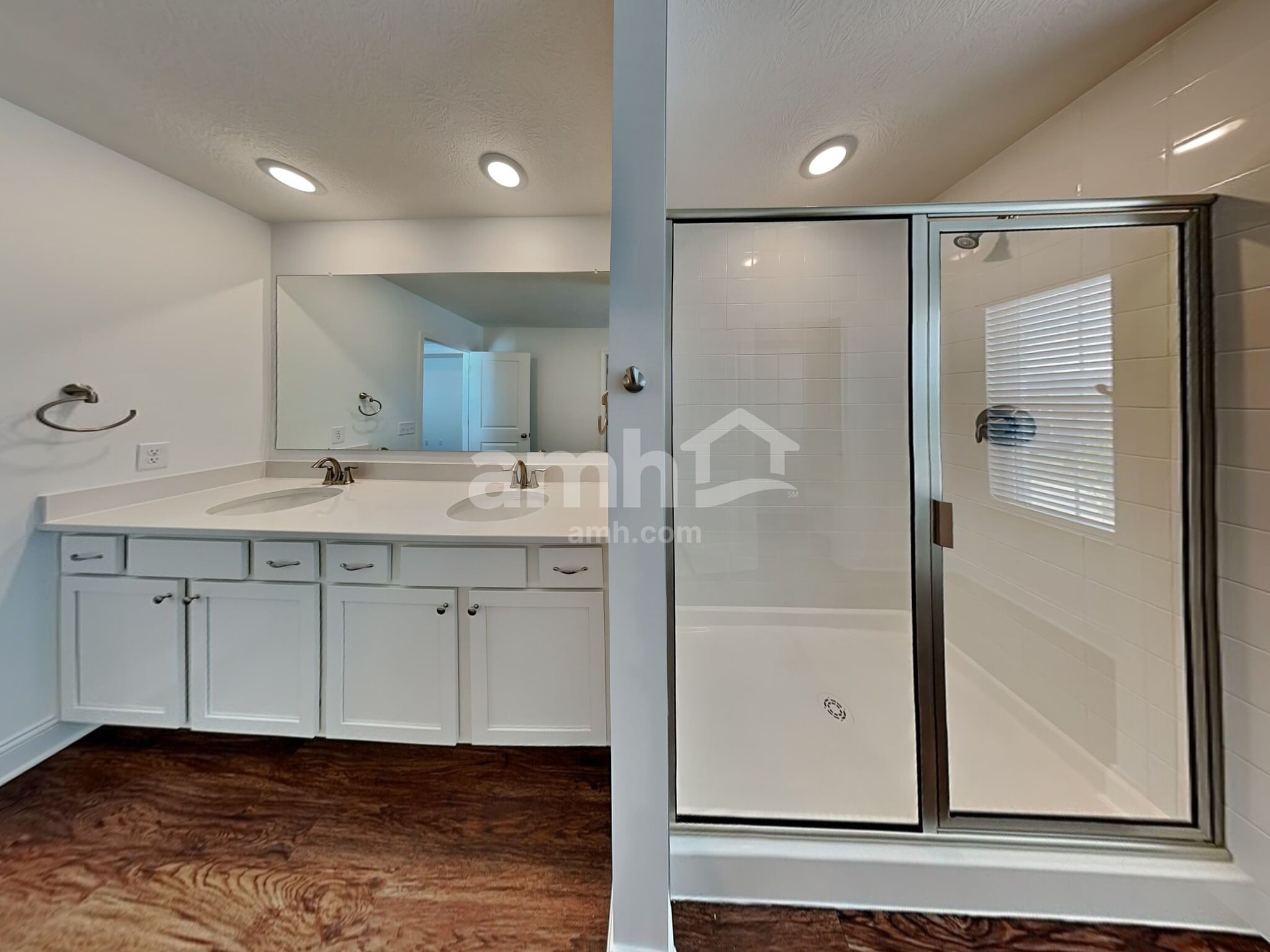 Building Photo - 1056 Castor Dr