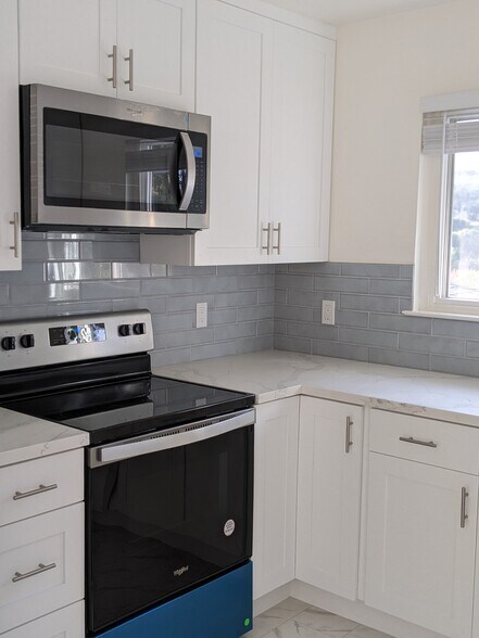 Building Photo - 3208 Countryside Dr