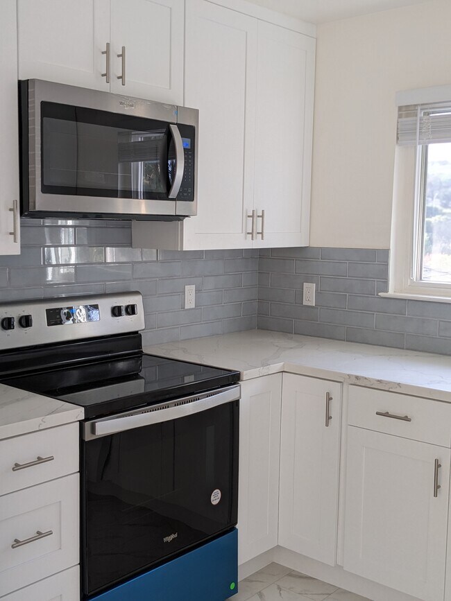 Building Photo - 3208 Countryside Dr