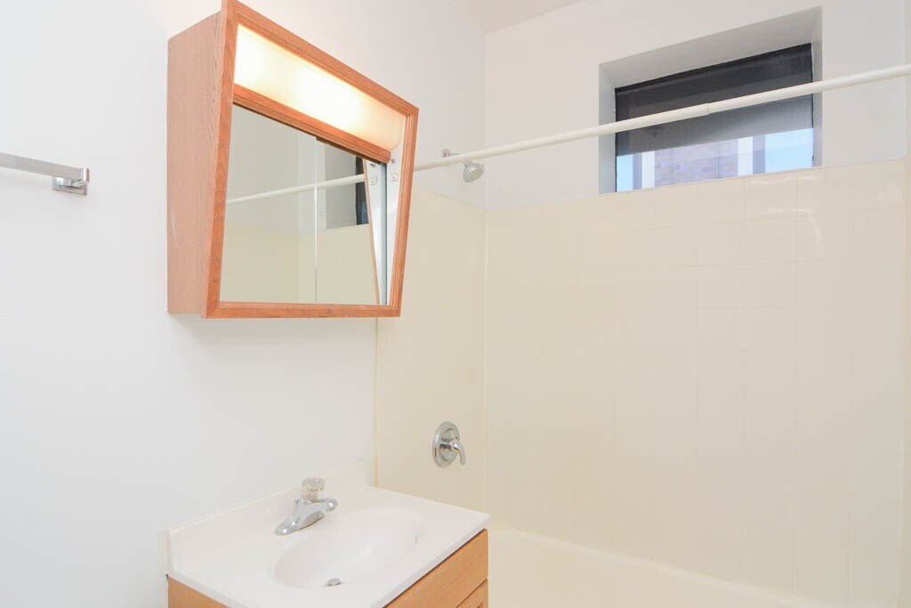 Building Photo - 3024 N Halsted St