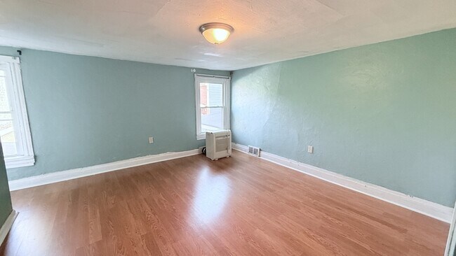 Building Photo - 222 Edmond St