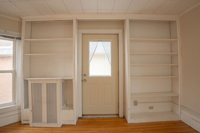 Building Photo - 751 Jenifer St