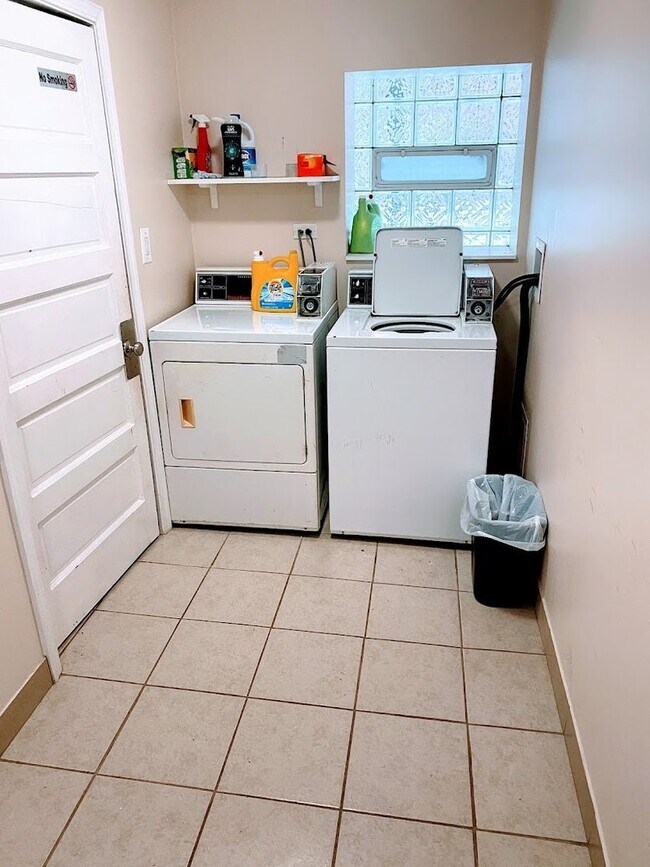 Building Photo - 2328 N Kostner Ave