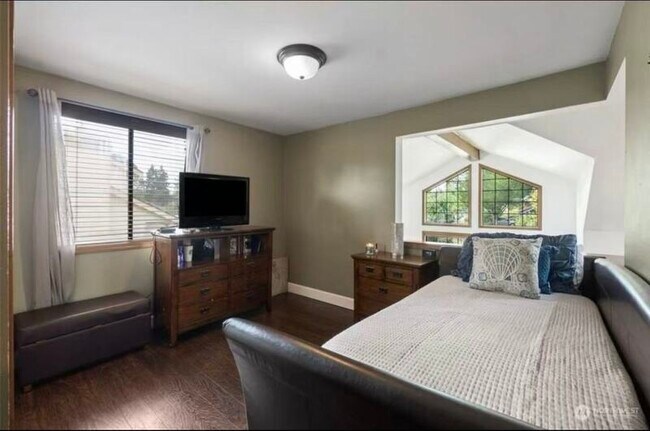 Building Photo - 17120 161st Ave SE