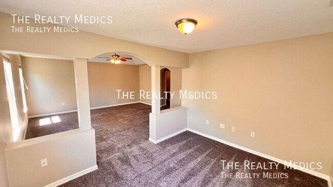 Building Photo - 12811 Moss Park Ridge Dr